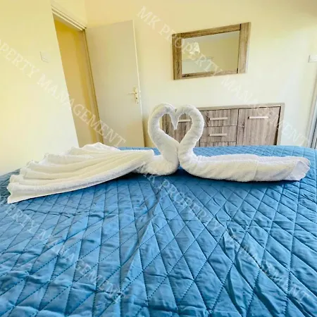 Milos Center Apts No.34 * לרנקה