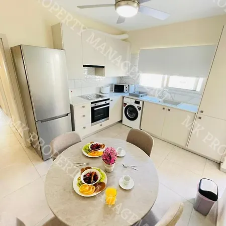 Milos Center Apts No.34 公寓