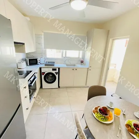 公寓 Milos Center Apts No.34