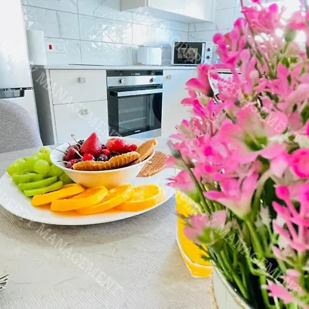 Апартаменти Milos Center Apts No.34