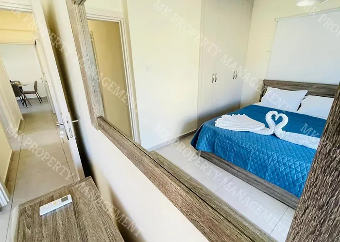 Апартаменти Milos Center Apts No.34