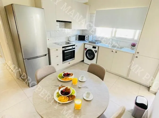 Апартаменти Milos Center Apts No.34 Ларнака