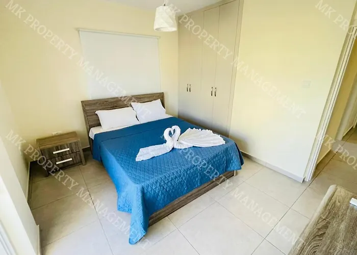 Апартаменти Milos Center Apts No.34 *