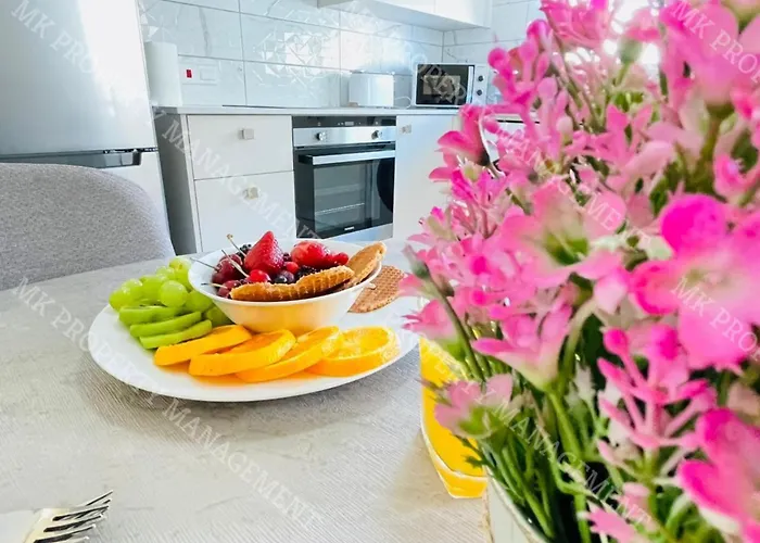 Апартаменти Milos Center Apts No.34